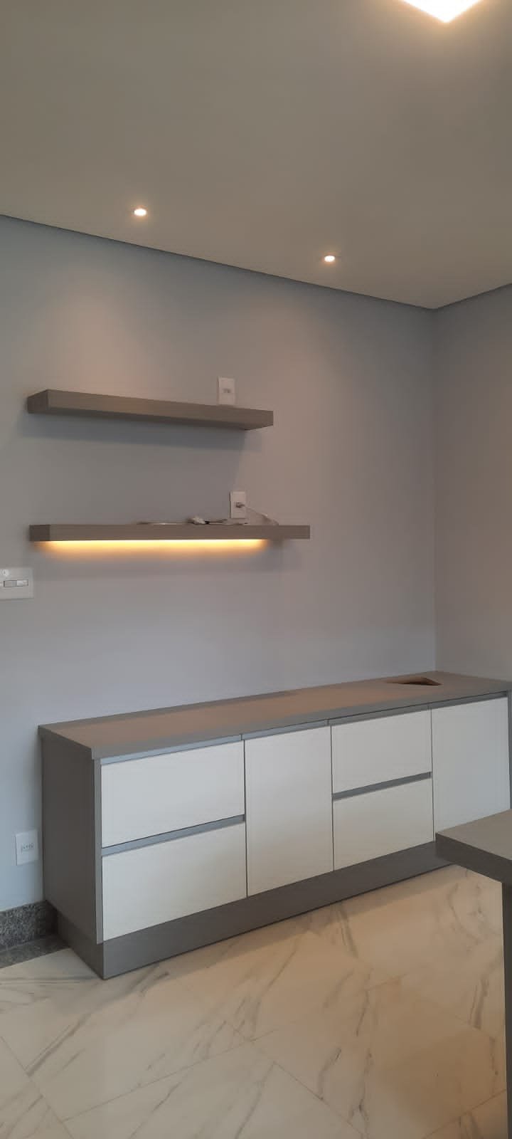 Projeto de móveis planejados - closet feminino organizado