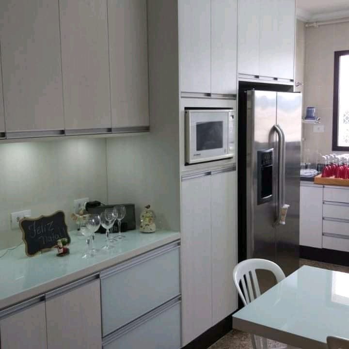 Projeto recente - escritório corporativo com móveis sob medida