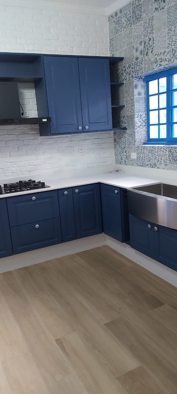 Projeto recente - banheiro com móveis sob medida